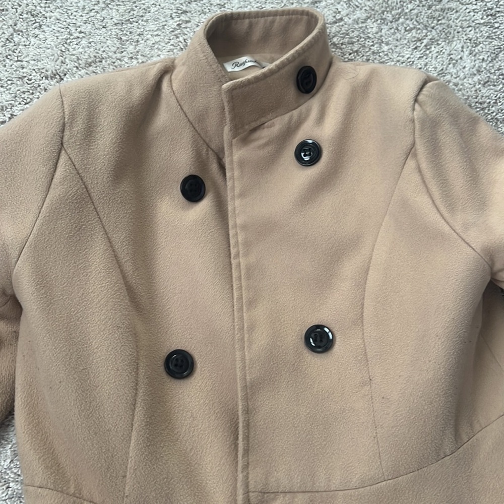 ⭐️ Firm Price ⭐️ Small Tan skirt peacoat - Picture 2 of 5